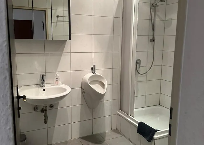 Helle Fuer 8 Personen Mit 4 Schlafzimmern * 埃森