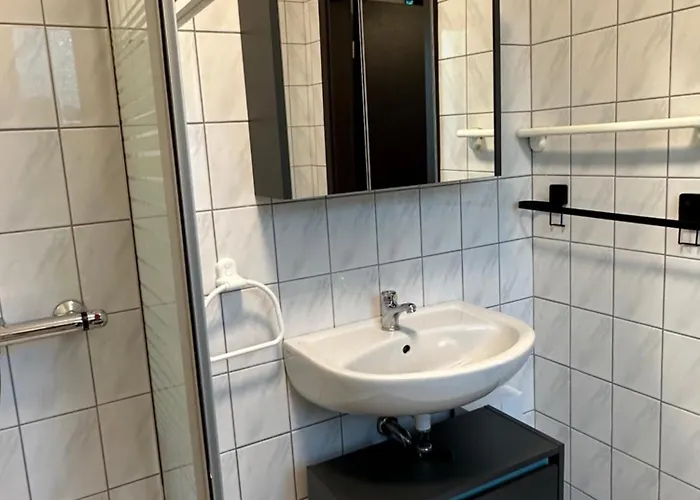 公寓 Helle Fuer 8 Personen Mit 4 Schlafzimmern 埃森