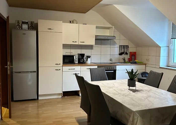 Helle Fuer 8 Personen Mit 4 Schlafzimmern 公寓 埃森